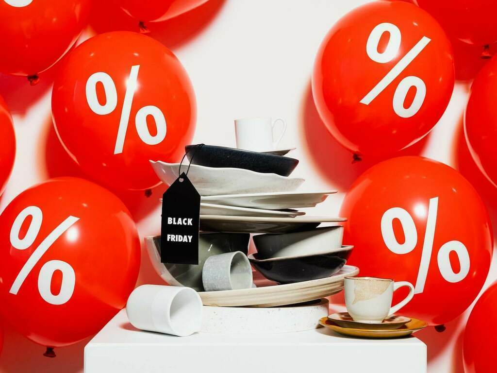 Увеличиха още таксите за откриване на сметка и превод на пари