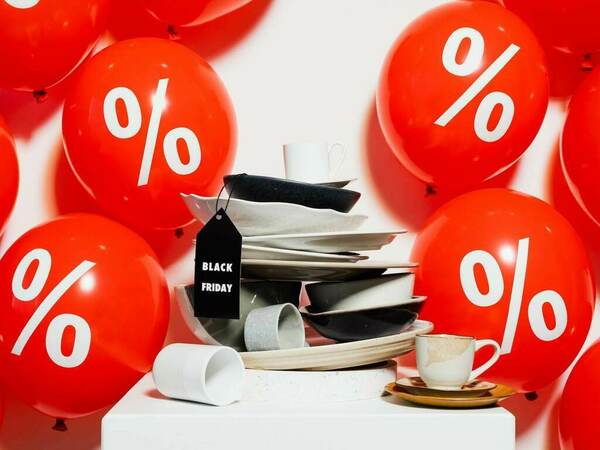 Увеличиха още таксите за откриване на сметка и превод на пари