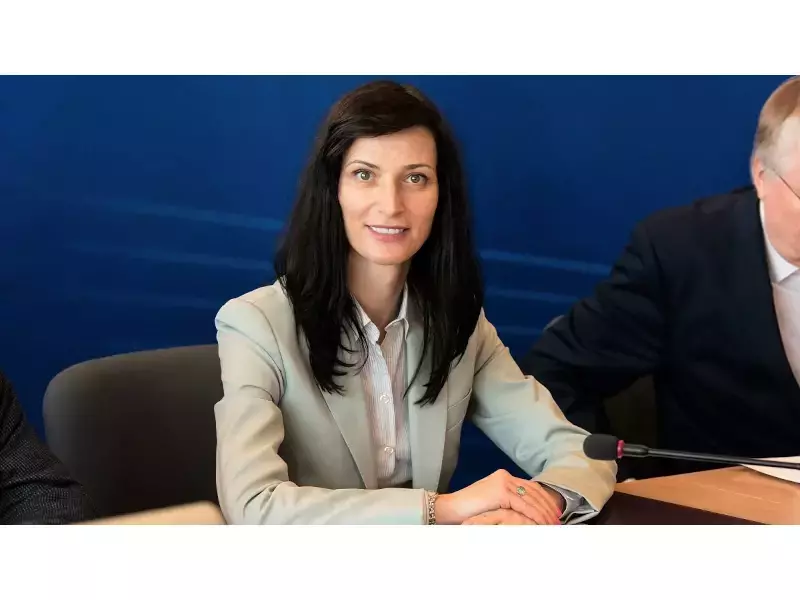 Мария Габриел не разделя заплащането на мъжете и жените