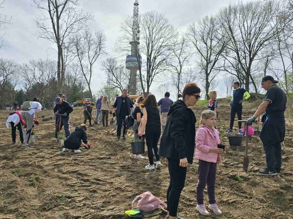 Доброволци в еко акция в Силистра под полицейски натиск