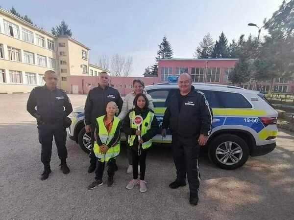 Пътни полицаи с беседи с ученици от Дулово