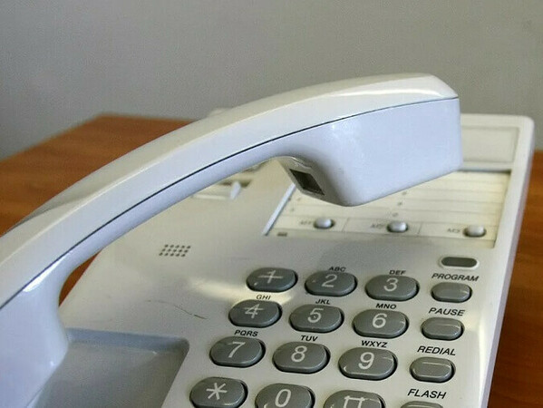 Спасиха възрастен мъж от телефонна измама