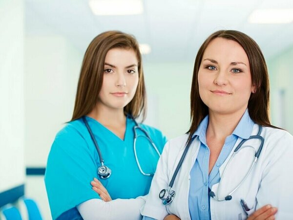 Насърчават финансово специализанти