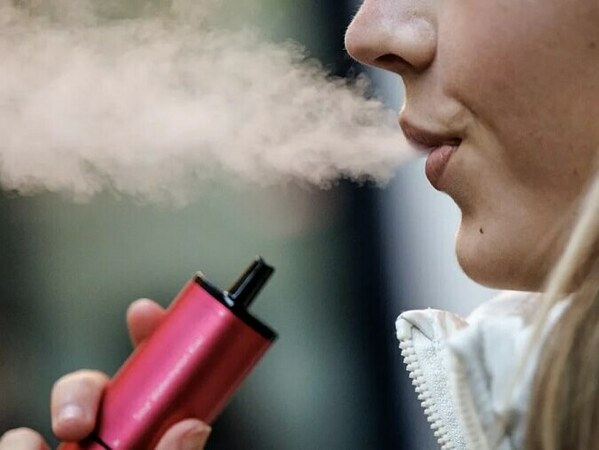 Хванаха 17-годишна с наркотичен вейп