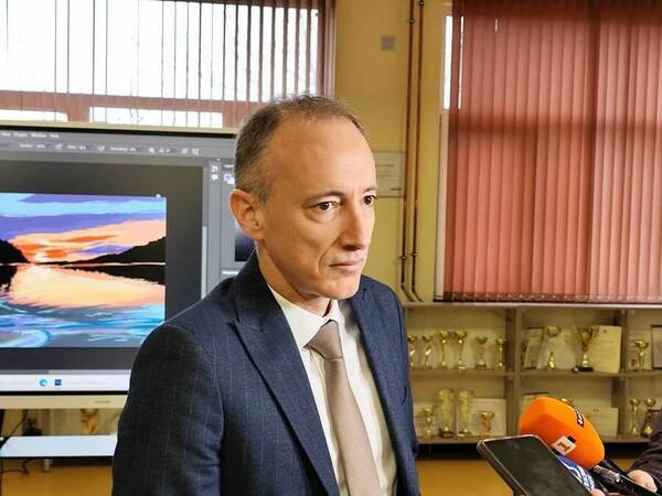 Министър открива нов физкултурен салон