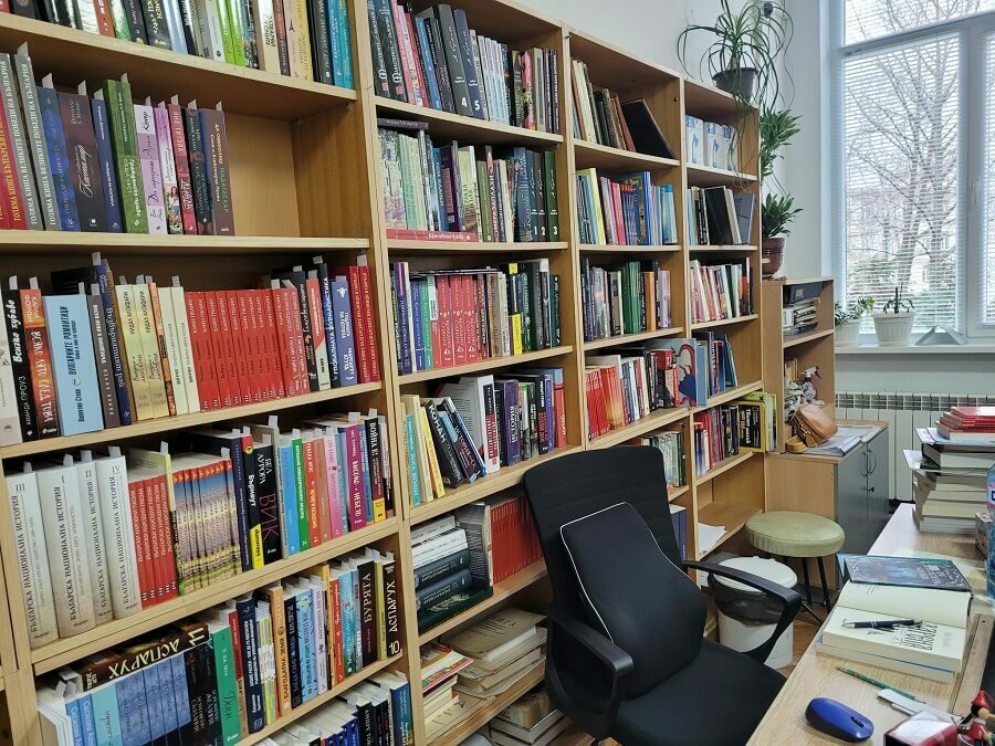 Дарете книга за пациентите на болницата