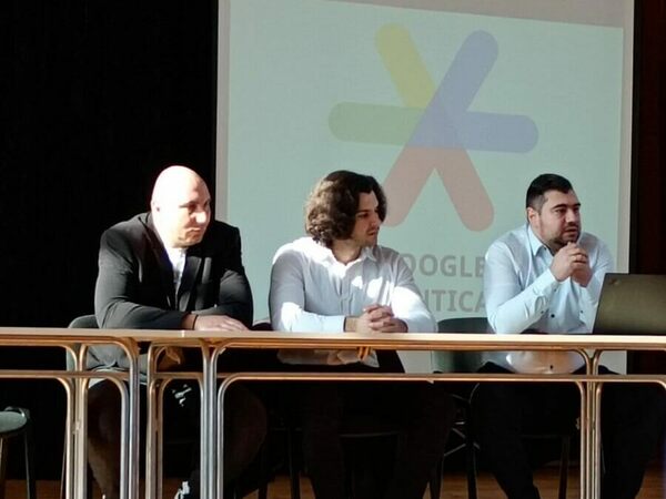 Експерти дискутираха с младежи рисковете в интернет