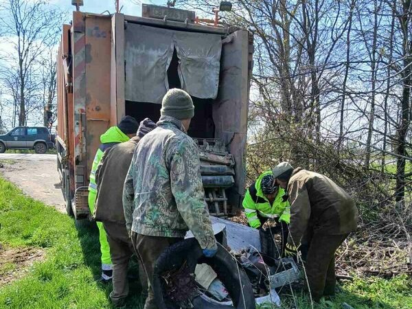 Почистване и открит урок за Седмицата на гората