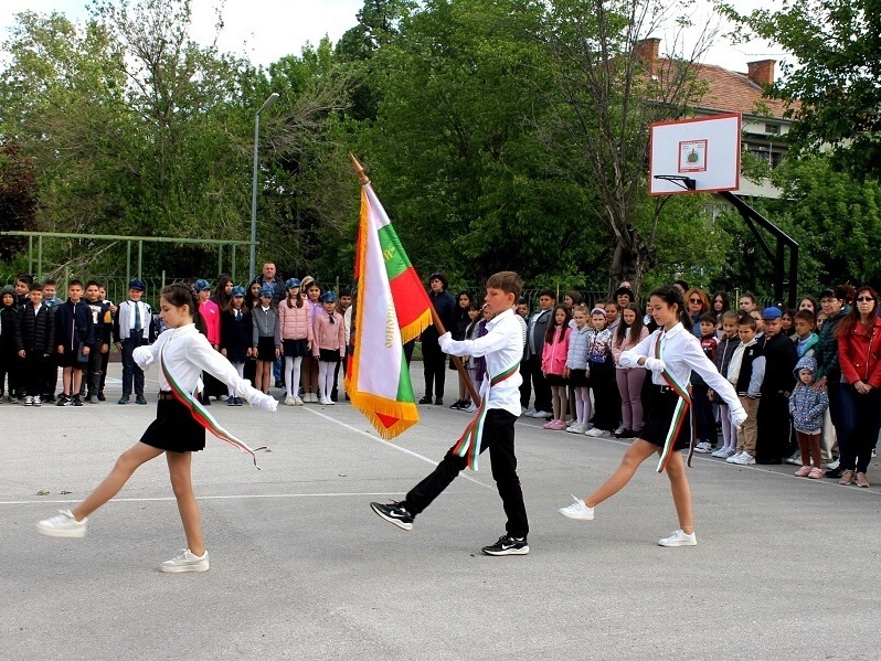 СУ „Св. св. Кирил и Методий“ – традиция, талант и гордост