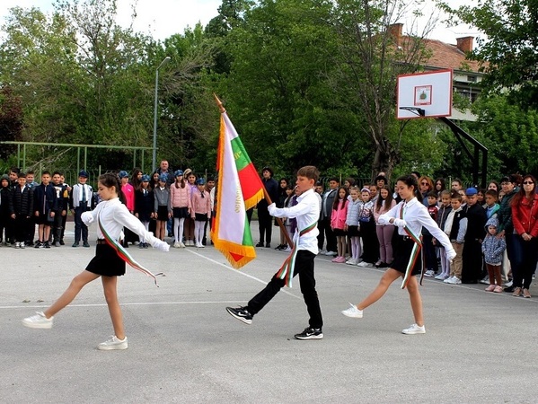 СУ „Св. св. Кирил и Методий“ – традиция, талант и гордост
