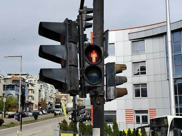 Светофар няма да работи до края на работния ден