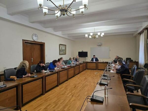 Не се обмисля закриване на интерната във Варненци