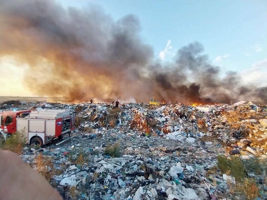 Овладян е пожарът в Регионалното депо