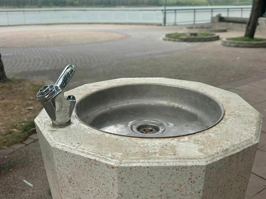 Подмениха чешмички, повредени от вандали