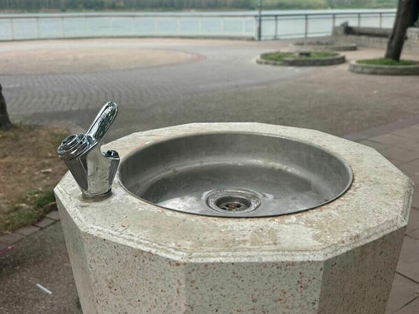 Подмениха чешмички, повредени от вандали