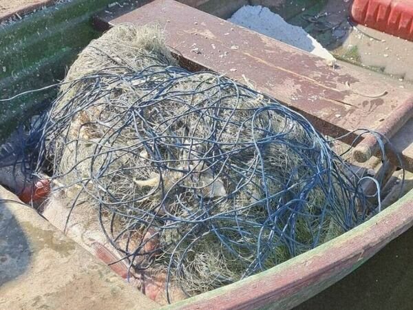 Бракониерски мрежи в два водоема