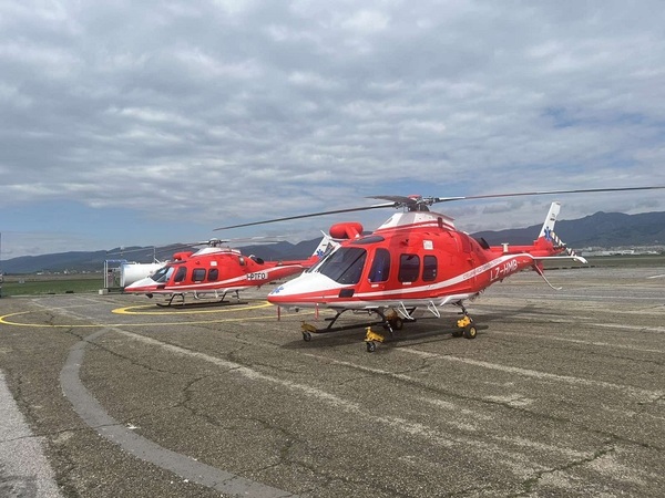 Транспортираха по въздух братята, пострадали в катастрофа