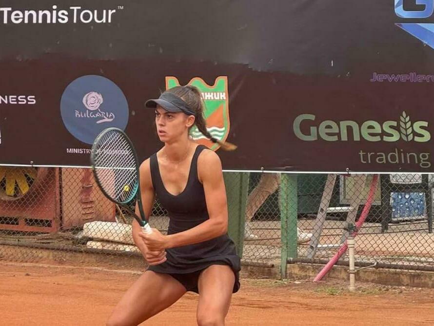 Линия Енчева на полуфинал срещу друга българка