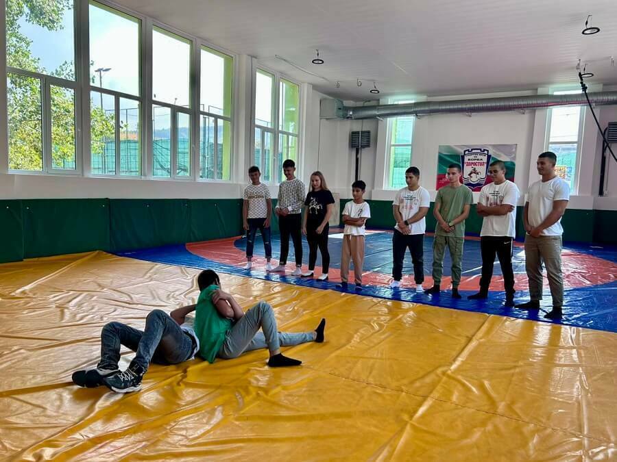 Спортното училище с обновена зала по борба