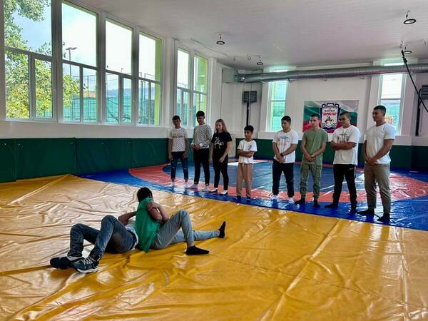 Спортното училище с обновена зала по борба