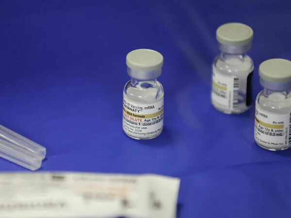 Ваксинират срещу COVID-19 и по домовете