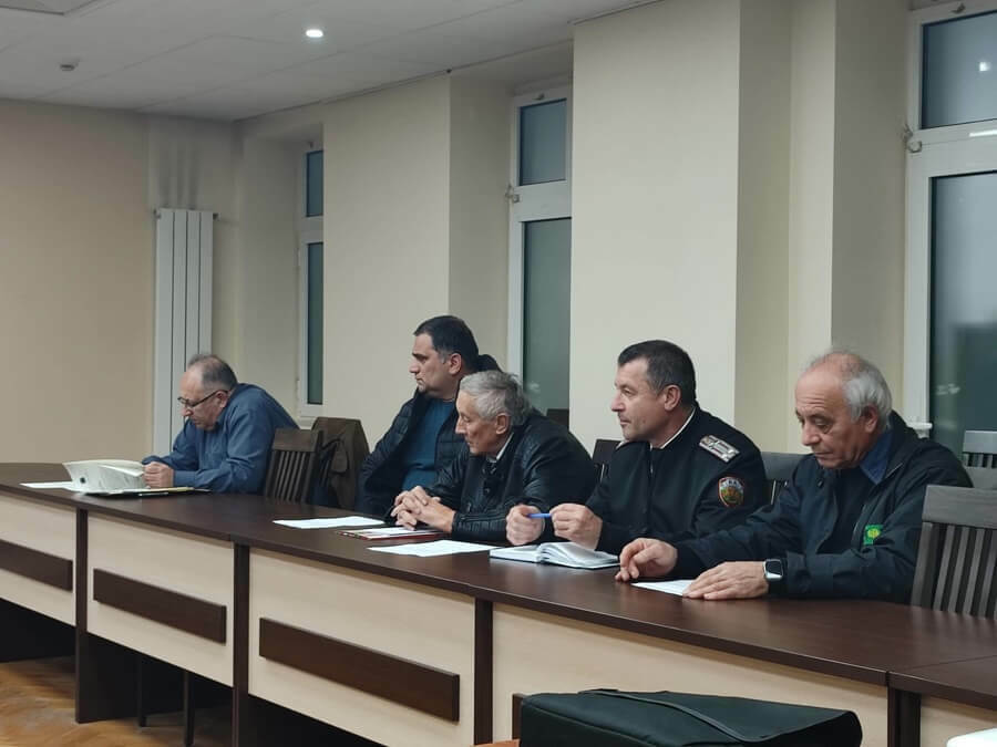 Обновени и почистени са два военни паметника