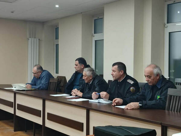 Обновени и почистени са два военни паметника