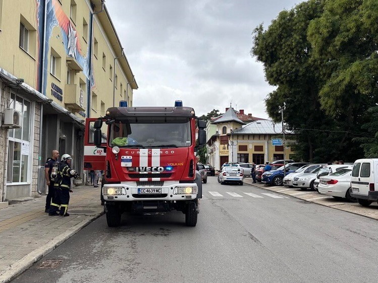 Прахосмукачка робот предизвика пожар