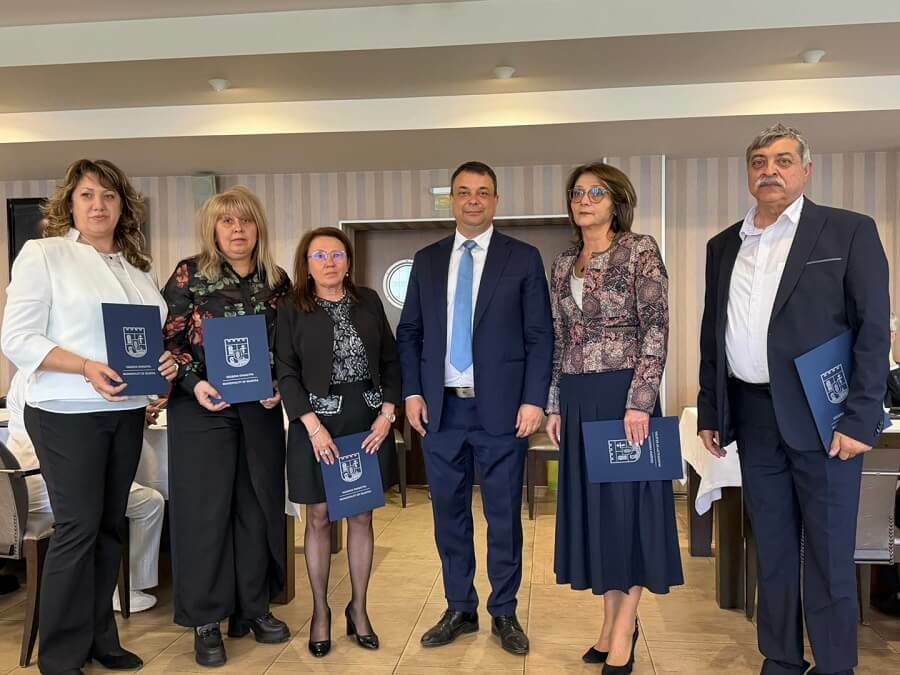 Признание за изявени педагози