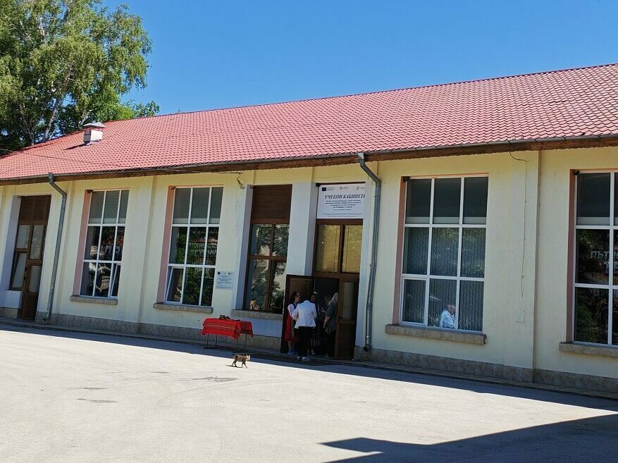 Гимназията в Средище с модерна училищна база