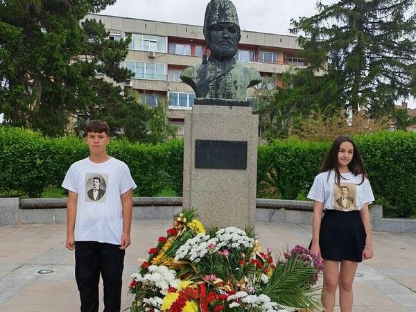 Поклон пред подвига на Ботев и на загиналите герои