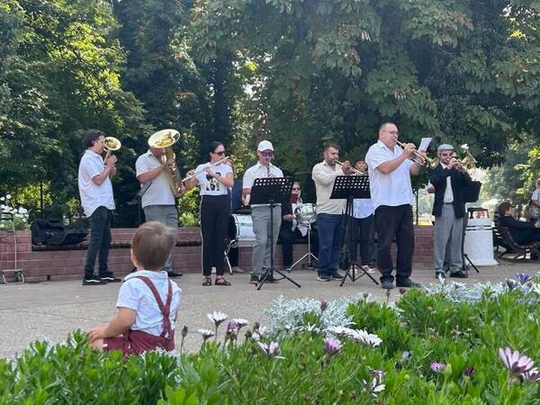 Духовият оркестър с концерти под открито небе