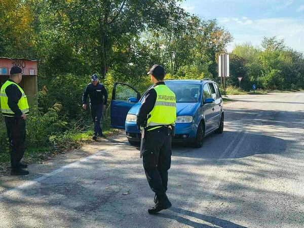 Шестима в ареста след полицейска операция
